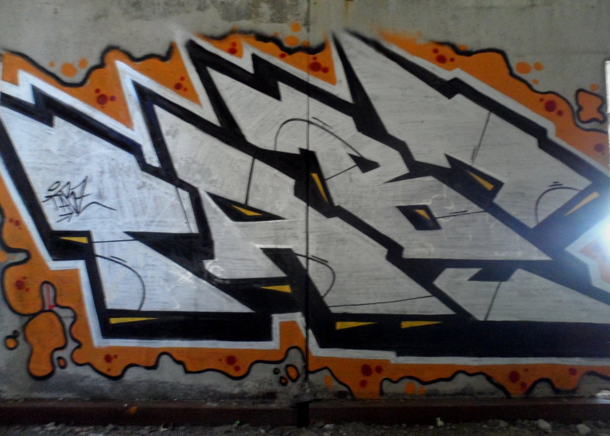 Graffiti Bombing - Photo by more_style - tabz, crew_, more (2014)