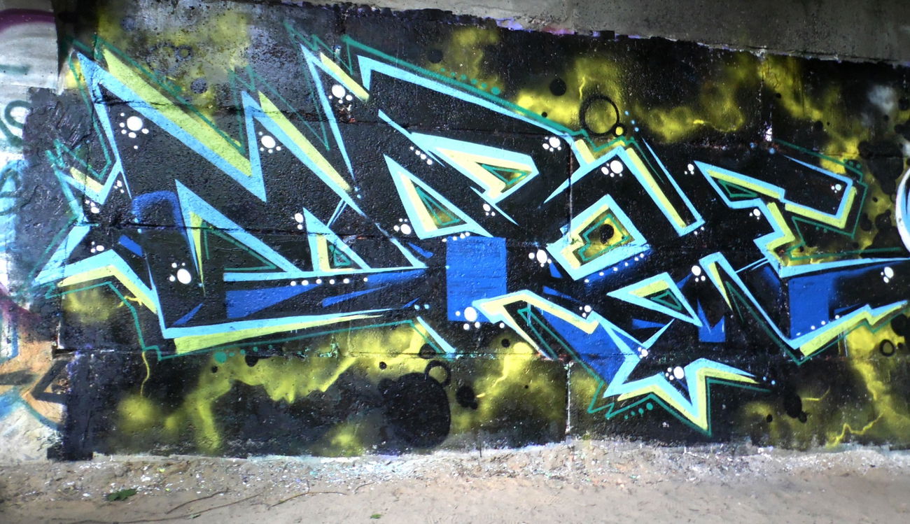 Graffiti Wall - Photo by more_style - more|miaso, tabz, crew