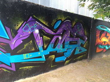 Graffiti Wall - Photo by more_style - more, (tabz, crew)