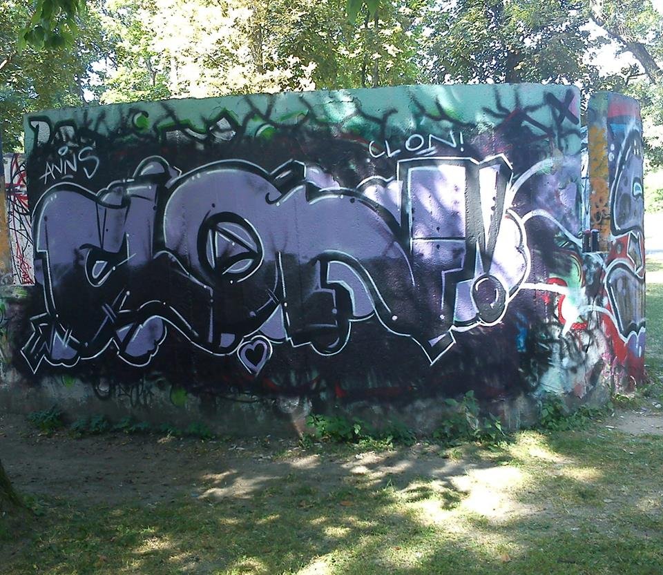 Graffiti Wall in Olomouc - Photo by morelotr - clon (2013)