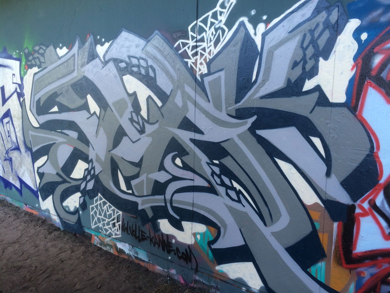 Graffiti Wall - Photo by mortek1 - yela, oldenburg