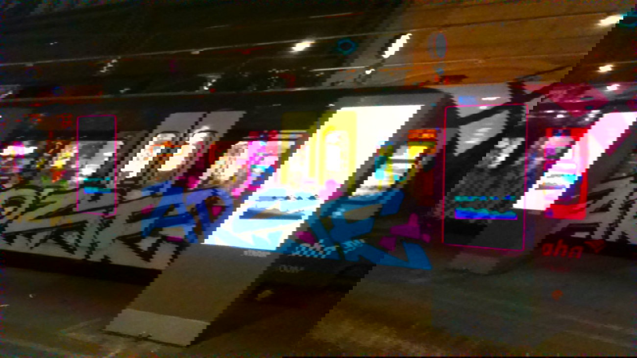 Graffiti Train - Photo by moschek - arse