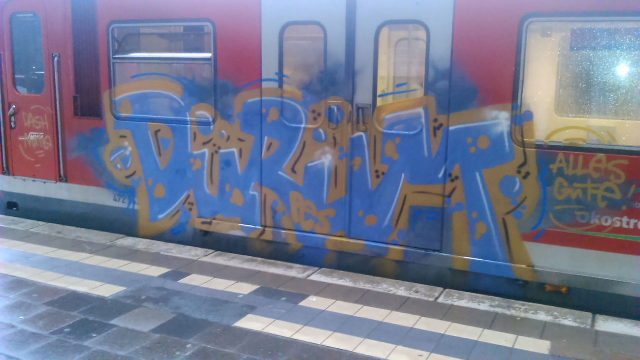 Graffiti Train in Wohnort - Photo by moschek - Pes (2015)