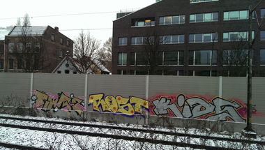 Graffiti Bombing in Hamburg - Photo by moschek - Kids, rwrz, rost