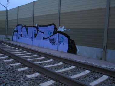 Graffiti Wall - Photo by moschek - yrz, yourz (2013)