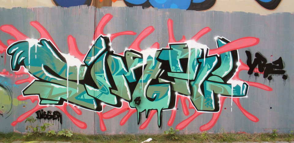 Graffiti Wall in Hamburg - Photo by moschek - simpl, simpel, simple (2013)