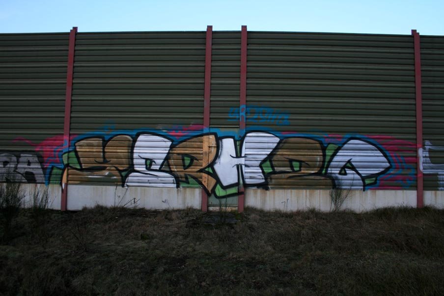 Graffiti Bombing - Photo by moschek - yrz, shg