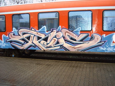 Graffiti Train - Photo by moschek - aris, yck (2005)