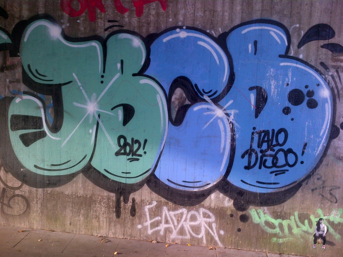 Graffiti Bombing in Hamburg - Photo by moschek - jbcb (2012)