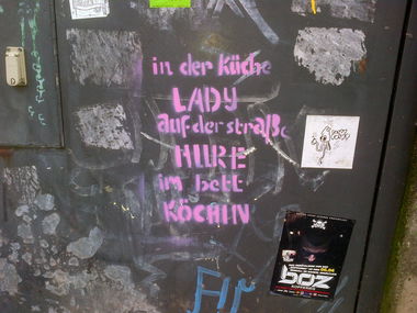 Graffiti Street Art in Hamburg - Photo by moschek