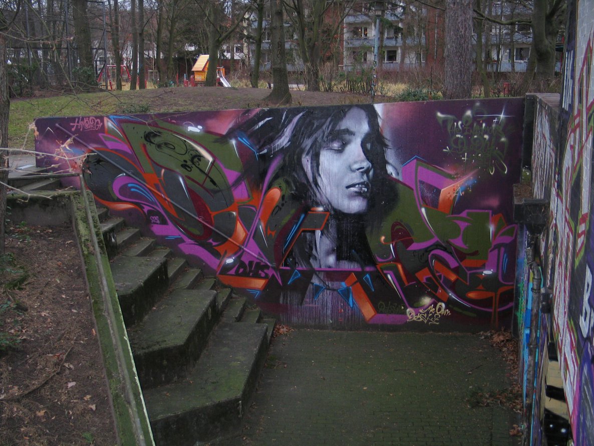 Graffiti Wall in Hamburg - Photo by moschek (2013)
