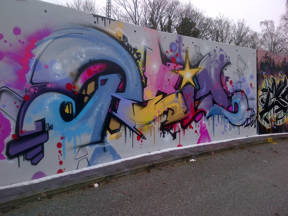 Graffiti Wall in Hamburg - Photo by moschek - reiz, fk (2014)