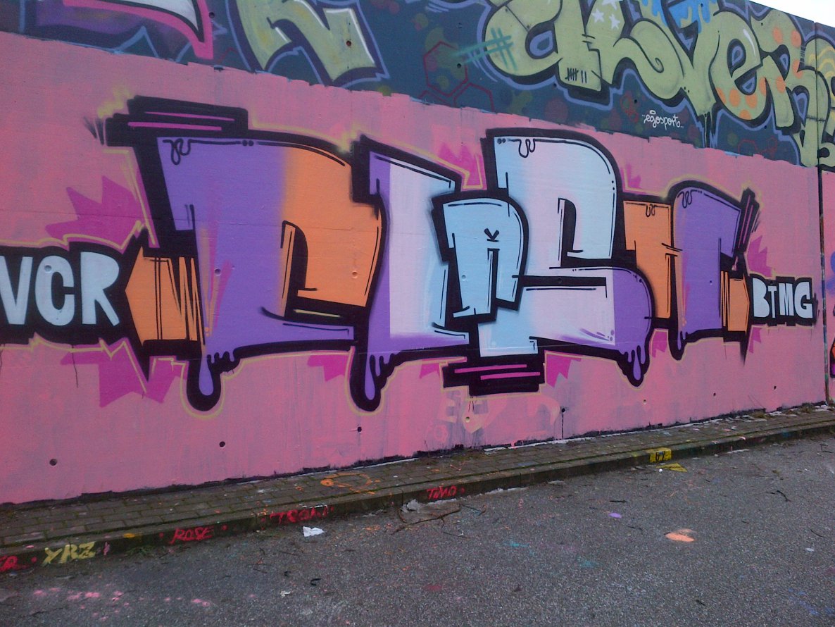 Graffiti Wall in Hamburg - Photo by moschek - clash (2014)