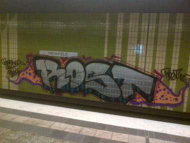 Graffiti Bombing in Hamburg - Photo by moschek - rost172, kids