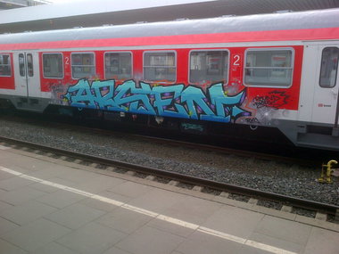 Graffiti Train - Photo by moschek - arsen, rk (2014)