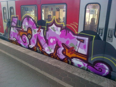 Graffiti Train in Hamburg - Photo by moschek - love, yrz, arc