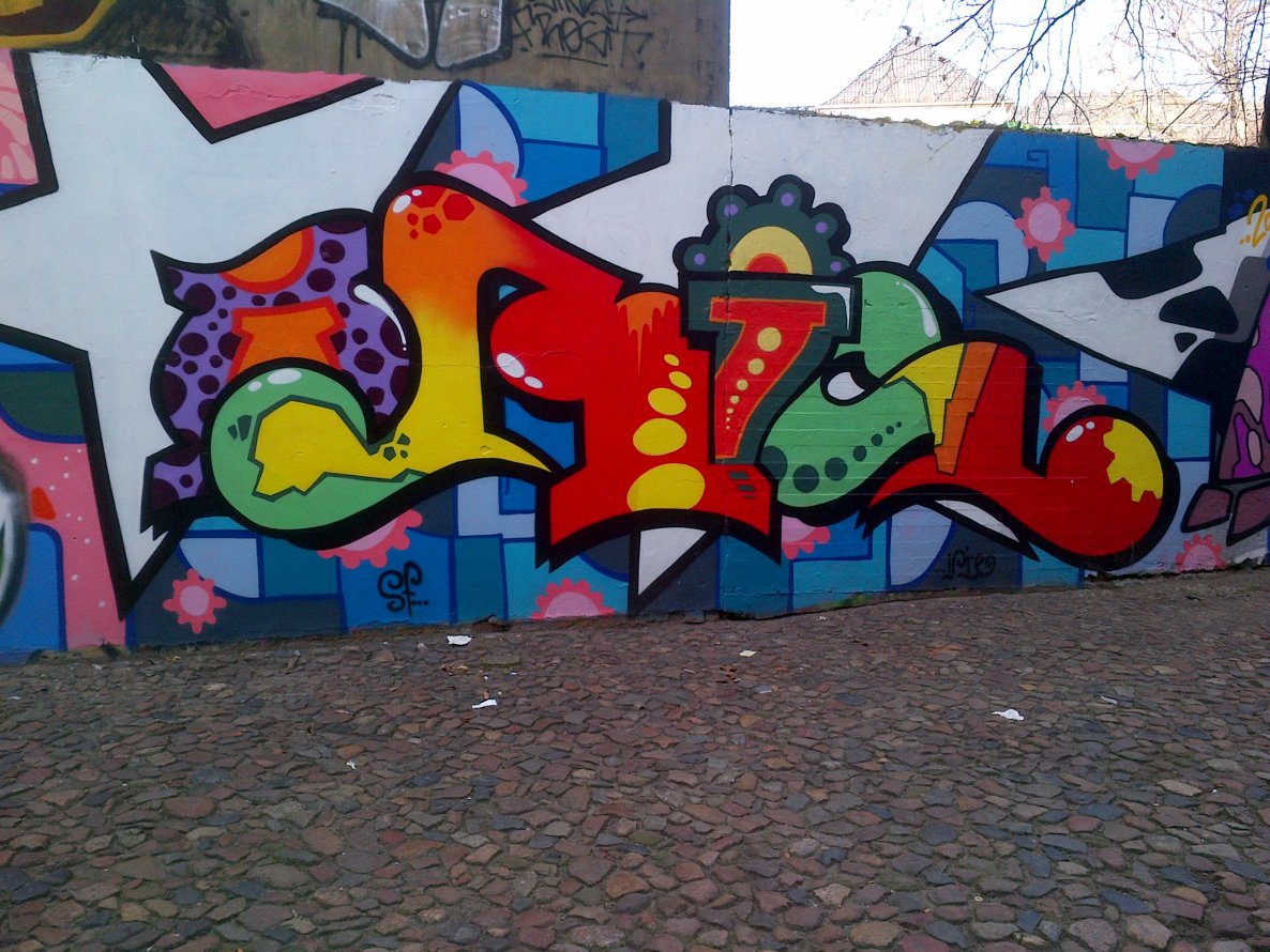 Graffiti Wall in Hamburg - Photo by moschek - irie, sf