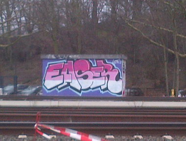 Graffiti Bombing - Photo by moschek - easer, lons (2013)