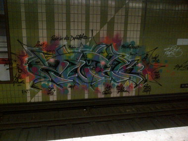 Graffiti Bombing - Photo by moschek - znek