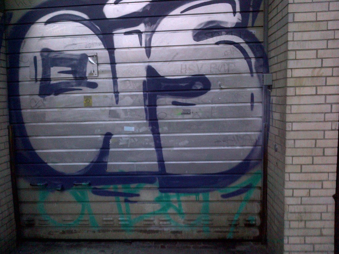 Graffiti Bombing in Hamburg - Photo by moschek - ois-crew