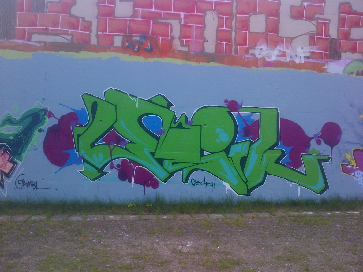 Graffiti Wall in Hamburg - Photo by moschek - Ois, hs, yrz