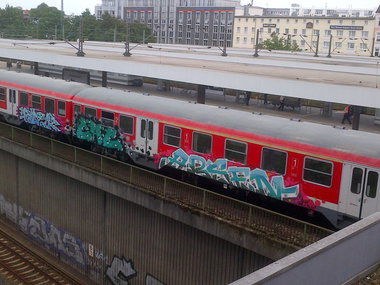 Graffiti Train - Photo by moschek - cac, arsen (2014)