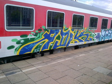 Graffiti Train - Photo by moschek - adik (2012)