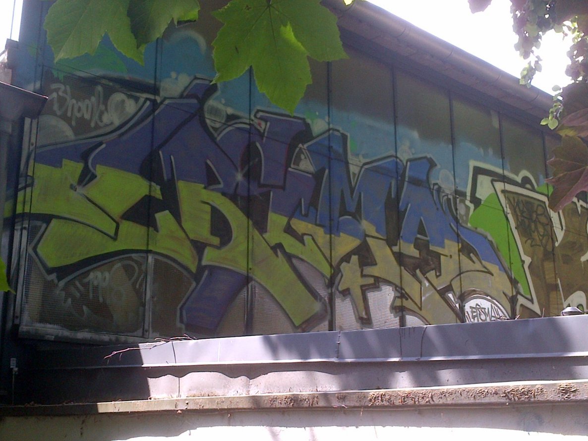 Graffiti Wall - Photo by moschek - ersma, 13 (1998)