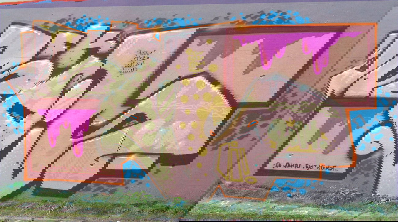 Graffiti Wall in Hamburg - Photo by moschek - sois, fk (2014)