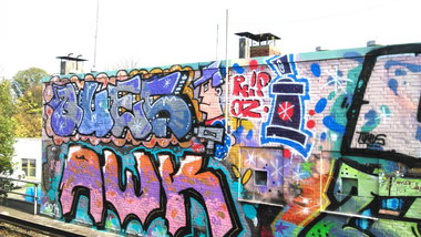 Graffiti Wall in Hamburg - Photo by moschek - ques, awk (2014)