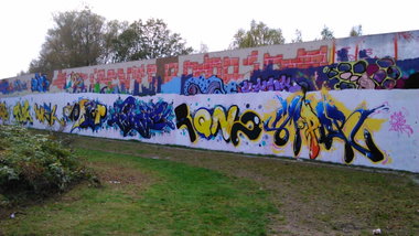 Graffiti Wall in Hamburg - Photo by moschek - impor, rqnz, juse781 (2014)