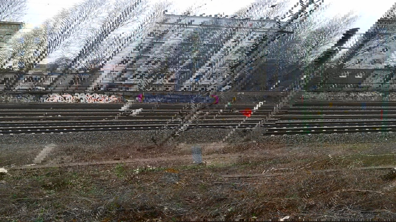 Graffiti Bombing - Photo by moschek - adik, knal