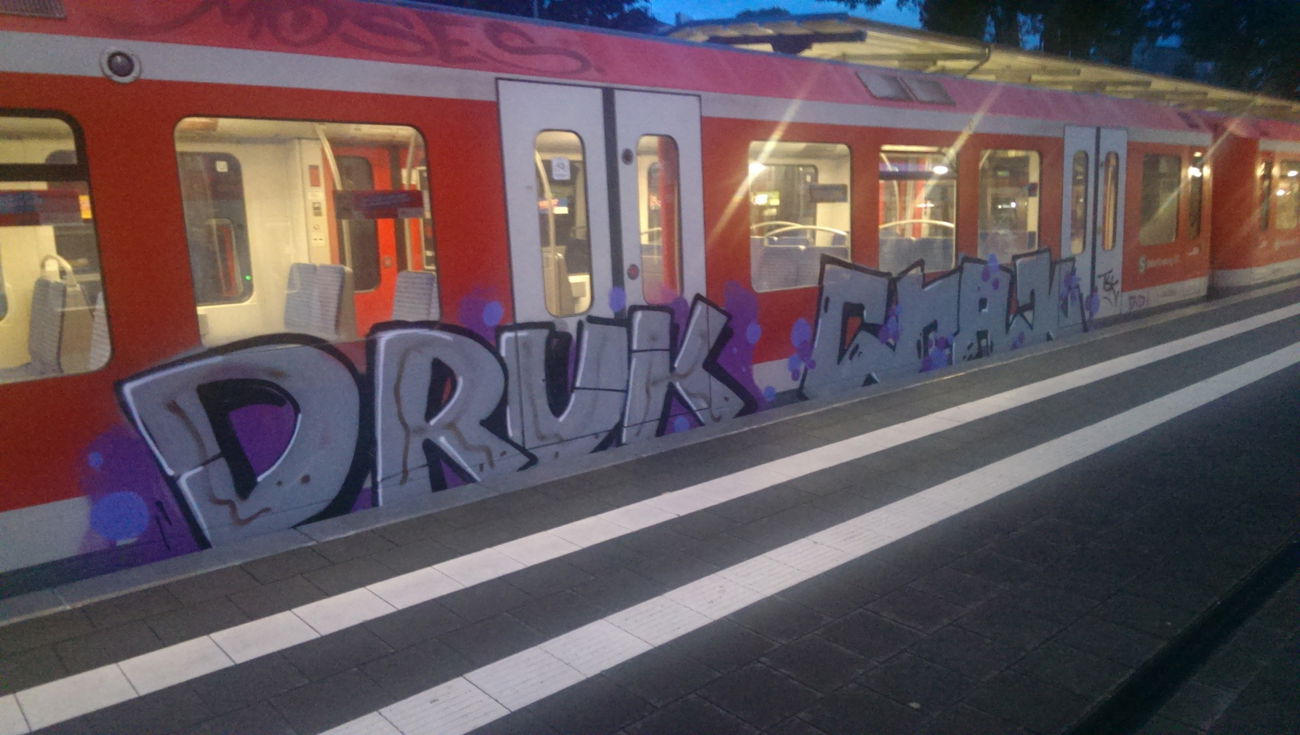 Graffiti Photo by moschek - Tsk (2017)