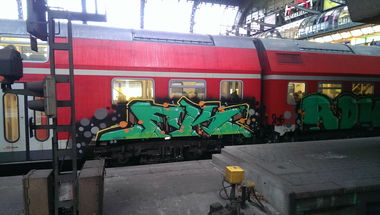 Graffiti Train in Hamburg - Photo by moschek - Fk (2016)