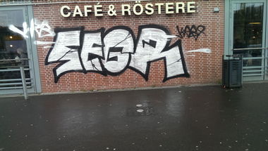 Graffiti Bombing in Hamburg - Photo by moschek - Segr, krb (2018)