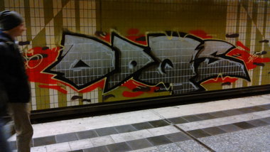 Graffiti Bombing in Hamburg - Photo by moschek - doqs (2015)