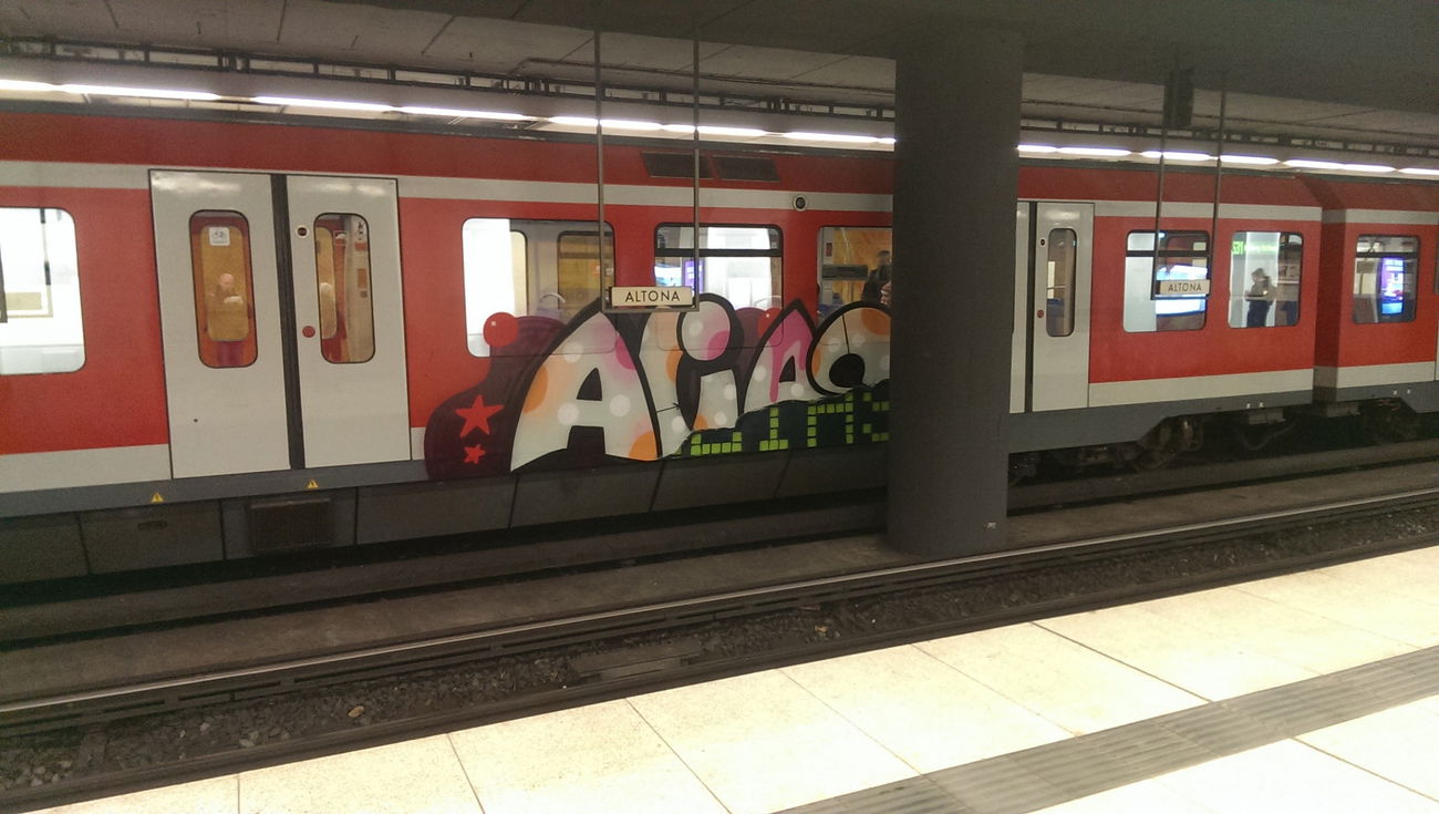 Graffiti Train - Photo by moschek - Alias (2018)