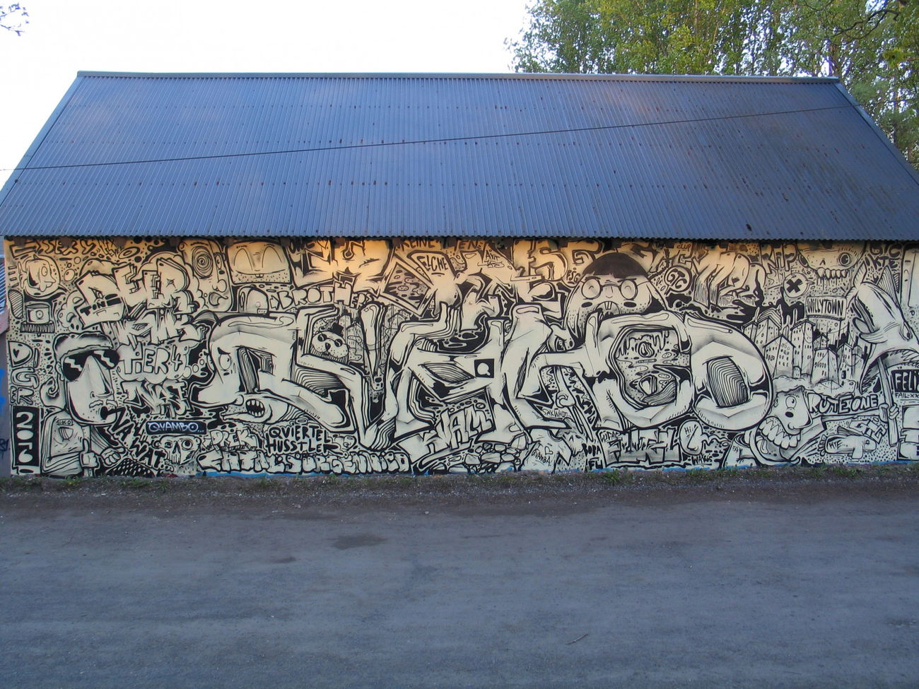 Graffiti Wall in Hamburg - Photo by moschek (2016)