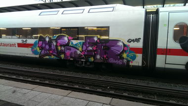 Graffiti Train - Photo by moschek - Hiper