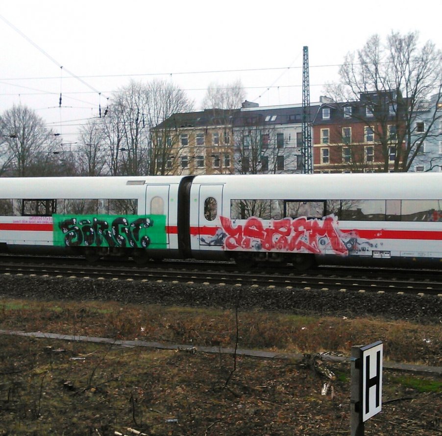 Graffiti Train - Photo by moschek - sorge, yazem (2015)