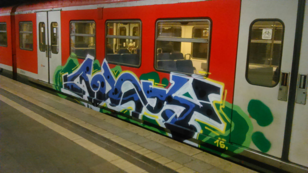 Graffiti Train in Wohnort - Photo by moschek (2015)