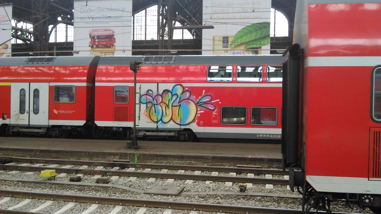 Graffiti Train in Wohnort - Photo by moschek - eas