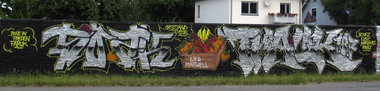 Graffiti Wall in Hamburg - Photo by moschek - soak, track, 187 (2015)