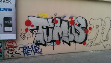 Graffiti Bombing in Hamburg - Photo by moschek - Tümus, qms (2014)