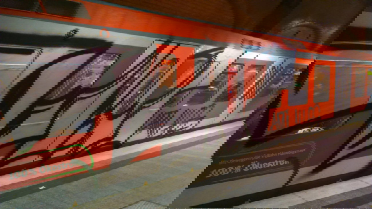 Graffiti Train - Photo by moschek (2015)