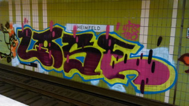 Graffiti Bombing in Hamburg - Photo by moschek - lose, 180, ufs (2015)