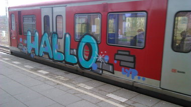 Graffiti Train - Photo by moschek - Hallo, lyp (2015)