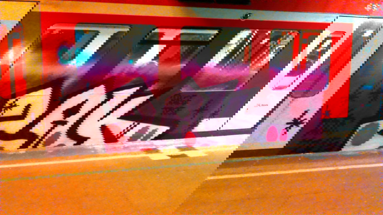 Graffiti Train - Photo by moschek - zak, dsf (2015)