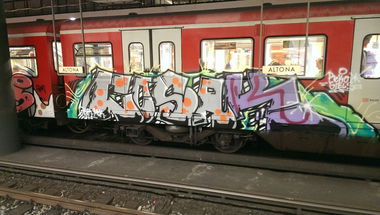 Graffiti Train - Photo by moschek - Cosak, gbr, mck (2018)