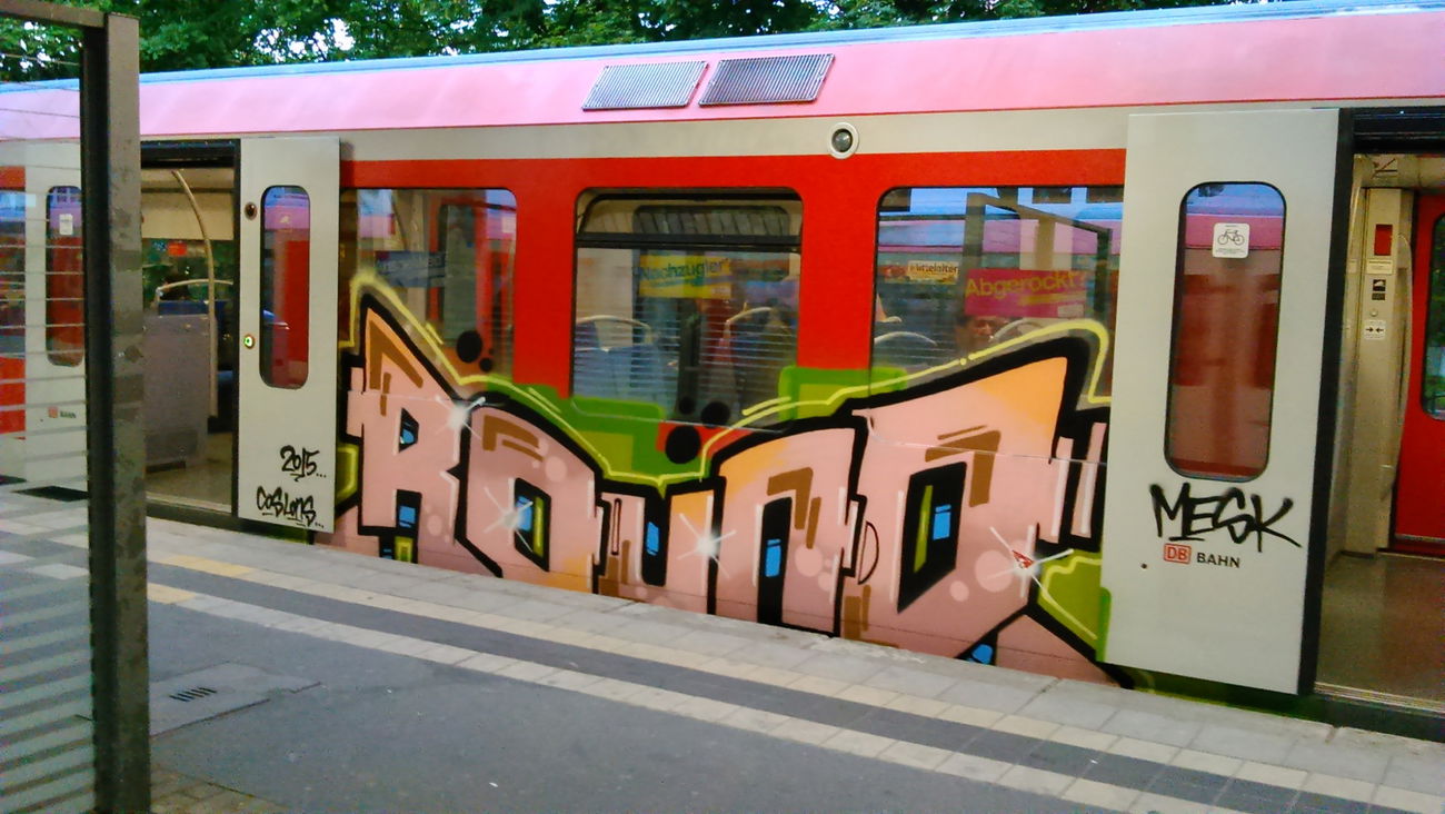 Graffiti Train in Wohnort - Photo by moschek - round (2015)